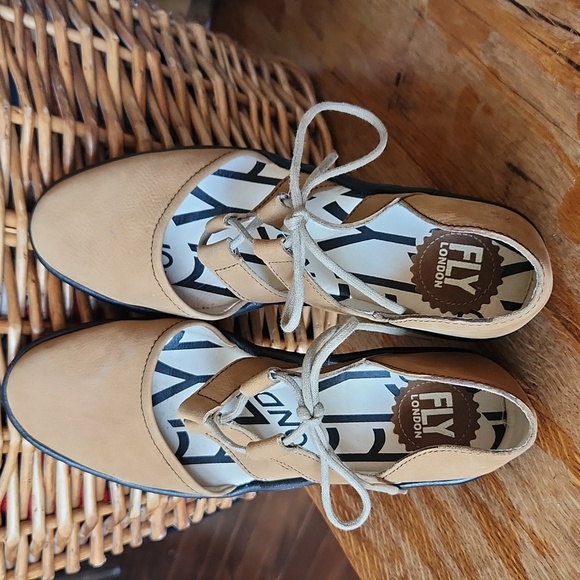 Fly London Phis Tan Tie Front Wedge Shoes Sz 6.5 / 7 - Picture 4 of 13